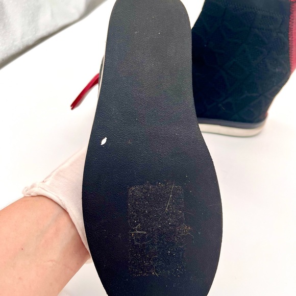 FREE! CLEARANCE DKNY with ANY Purchase Leather/Textile Black High Tops NWOT - Picture 11 of 13
